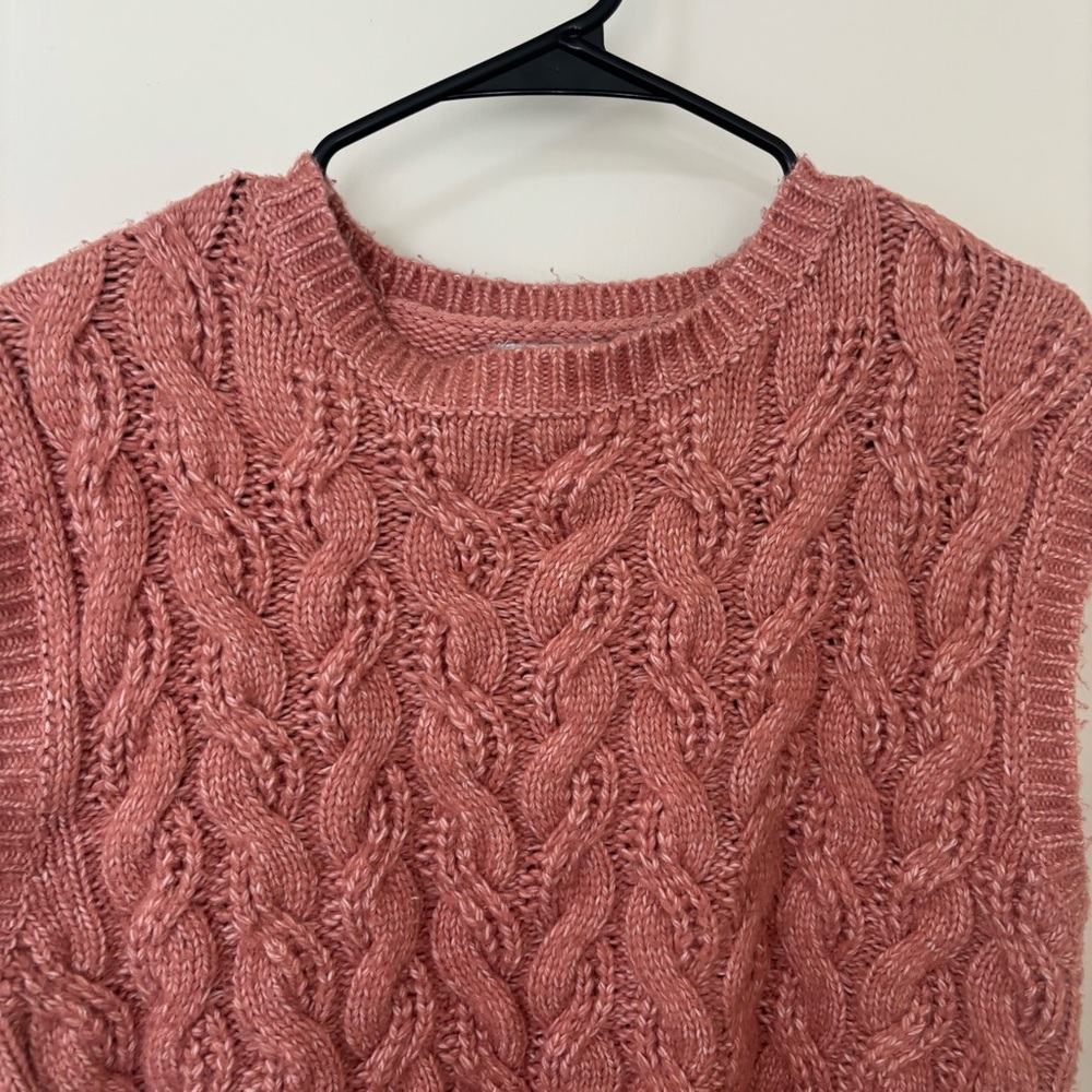 Sincerely Jules Cable Knit sleeveless crew neck Sweater size M - Picture 3 of 9